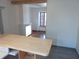 
                                                                                        Location
                                                                                         “Appartement  lumineux avec vue sur le Luberon”