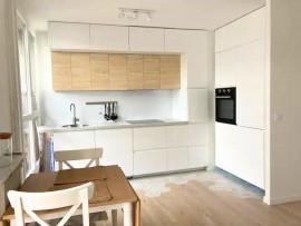 
                                                                                        Location
                                                                                         Appartement lumineux & calme (loyer tout inclus)