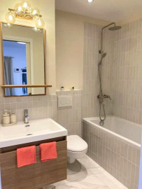 
                                                                                        Location
                                                                                         Appartement lumineux & calme (loyer tout inclus)