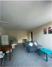 
                                                                                        Location
                                                                                         Appartement lumineux, centre Saint Étienne