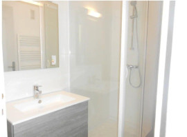 
                                                                                        Location
                                                                                         Appartement lumineux dans quartier tranquille