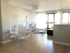 Location
Appartement lumineux, Saint-Cloud (loyer tout inclus)