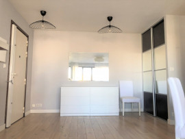 Location
Appartement lumineux, Saint-Cloud (loyer tout inclus)