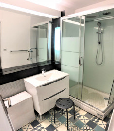 Location
Appartement lumineux, Saint-Cloud (loyer tout inclus)