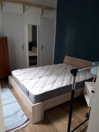
                                                                                        Location
                                                                                         Appartement lumineux, salon orienté sud.