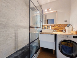 
                                                                                        Vente
                                                                                         Appartement lumineux - vue dégagée - proche toutes commodités - parking- idéal premier achat