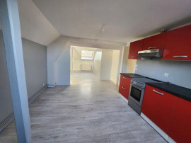 
                                                                                        Location
                                                                                         Appartement mansardée