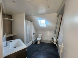 
                                                                                        Location
                                                                                         Appartement mansardée
