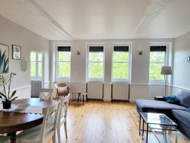 
                                                                                        Location
                                                                                         Appartement meublé 3 chambres avec vue Vieux Lyon