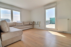 
                                                                                        Location
                                                                                         Appartement meublé 3 pièces - 62 m² - Bagneux