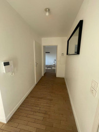 
                                                                                        Location
                                                                                         Appartement meublé 3 pièces de 65 m²
