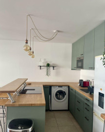 
                                                                                        Location
                                                                                         Appartement meublé à louer proche calanques