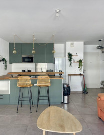 
                                                                                        Location
                                                                                         Appartement meublé à louer proche calanques