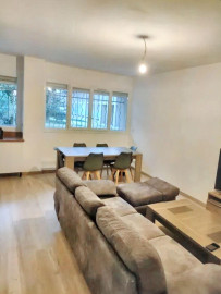 
                                                                                        Location
                                                                                         Appartement meublé avec goût, quartier dynamique