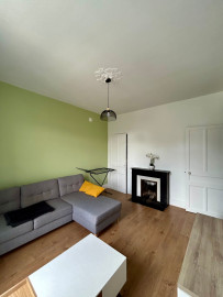Location
Appartement meublé bien situé non loin du centre de Grenoble (loyer tout inclus)