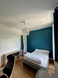 Location
Appartement meublé bien situé non loin du centre de Grenoble (loyer tout inclus)