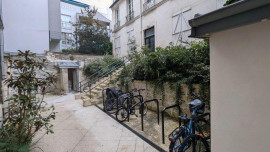 
                                                                                        Location
                                                                                         Appartement meublé calme Père Lachaise