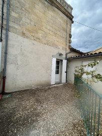 
                                                                                        Location
                                                                                         Appartement meublé cosy avec jardin