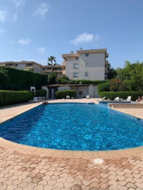 
                                                                                        Location
                                                                                         Appartement meublé de 100m2 au Plateau fleuri