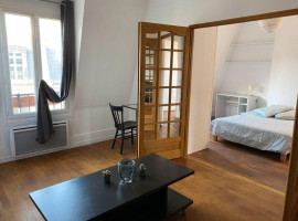 
                                                                                        Location
                                                                                         Appartement meublé T2 38M2 Porte de Champerret