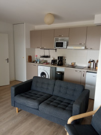 
                                                                                        Location
                                                                                         Appartement meublé T2 45m² à Bègles