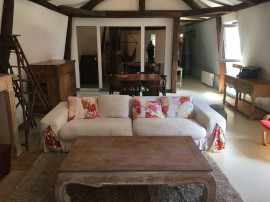 
                                                                                        Location
                                                                                         Appartement meublé T2 au cœur du Vieux Tours