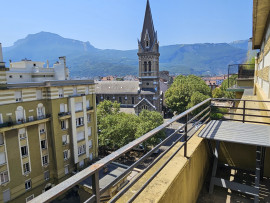 
                                                                                        Location
                                                                                         Appartement meublé T3 46m² à GRENOBLE