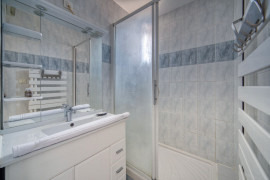 Location
                                                                                Appartement meublé T4 64m² à GRENOBLE