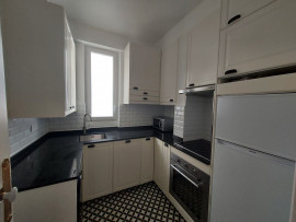 
                                                                                        Location
                                                                                         Appartement moderne 3 pieces/2 chambres - M. Marcadet (loyer tout inclus)