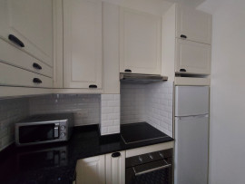 
                                                                                        Location
                                                                                         Appartement moderne 3 pieces/2 chambres - M. Marcadet (loyer tout inclus)