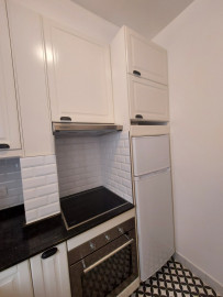 
                                                                                        Location
                                                                                         Appartement moderne 3 pieces/2 chambres - M. Marcadet (loyer tout inclus)