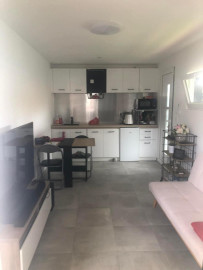 
                                                                                        Location
                                                                                         Appartement neuf en rez de jardin avec extérieur.