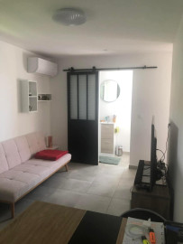 
                                                                                        Location
                                                                                         Appartement neuf en rez de jardin avec extérieur.