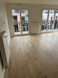 
                                                                                        Location
                                                                                         Appartement neuf et cuisine équipée haut de gamme