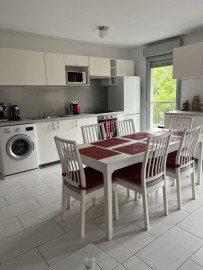 
                                                                                        Location
                                                                                         Appartement proche de toutes commodités