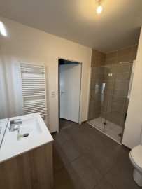 
                                                                                        Location
                                                                                         Appartement récent meublé