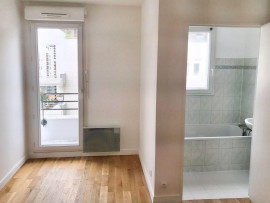 
                                                                                        Location
                                                                                         Appartement refait à neuf avec balcon