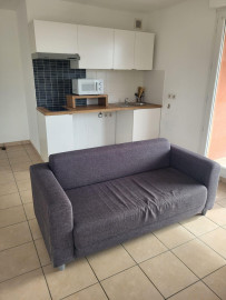 
                                                                                        Location
                                                                                         Appartement refait à neuf et exposition plein sud