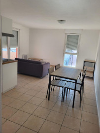 
                                                                                        Location
                                                                                         Appartement refait à neuf et exposition plein sud