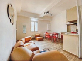 
                                                                                        Location
                                                                                         Appartement refait, au coeur de Montpellier