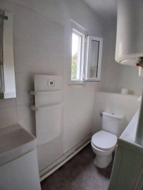 
                                                                                        Location
                                                                                         Appartement rénové 40m2 rue Dandicolle Bordeaux