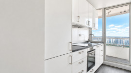 
                                                                                        Vente
                                                                                         Appartement Rénové avec balcon Vue Panoramique - Quartier Chapelle, Paris