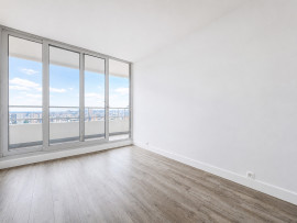 
                                                                                        Vente
                                                                                         Appartement Rénové avec balcon Vue Panoramique - Quartier Chapelle, Paris