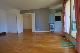 
                                                                                        Vente
                                                                                         Appartement résidence de services 3 pièces Versailles centre