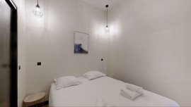 
                                                                                        Location
                                                                                         Appartement rue Claude Decaen, Paris (loyer tout inclus)