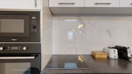 
                                                                                        Location
                                                                                         Appartement rue Claude Decaen, Paris (loyer tout inclus)