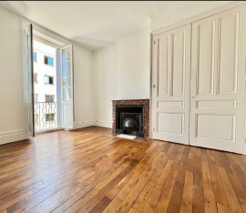
                                                                                        Location
                                                                                         Appartement spacieux 63m2