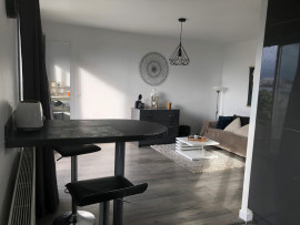 Location
Appartement spacieux avec balcon (loyer tout inclus)