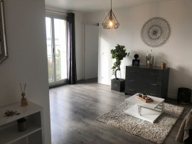 Location
Appartement spacieux avec balcon (loyer tout inclus)