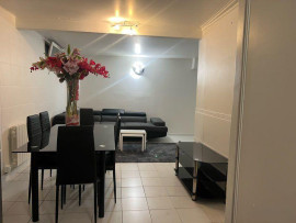 
                                                                                        Location
                                                                                         Appartement spacieux dans zone pavillonnaire